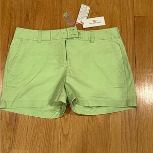 Vineyard Vines Women's Light Green Dayboat Shorts. Size 6. New with tags